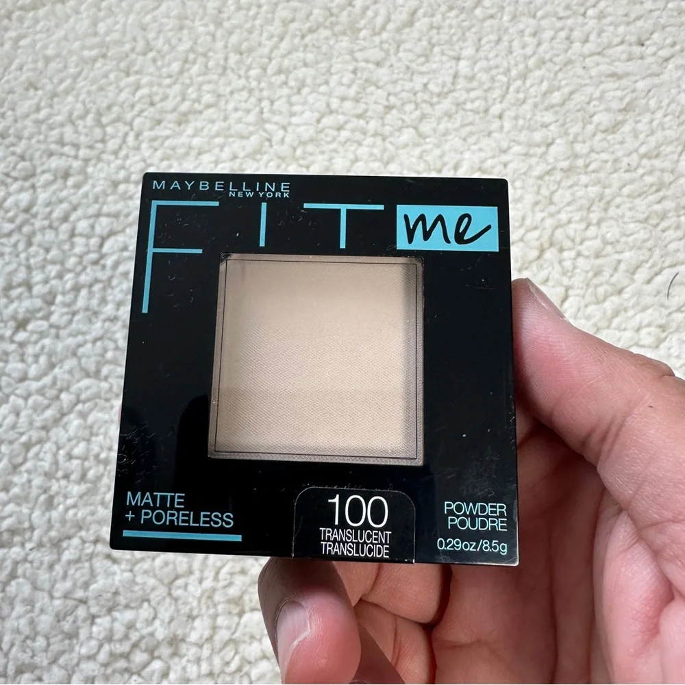 Maybelline FIT ME® MATTE + PORELESS POWDER FOUNDATION MAKEUP Translucent 100